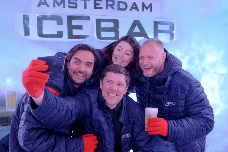 Selfie nell'Icebar Xtracold