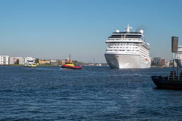 Giro in barca nel porto di Amsterdam